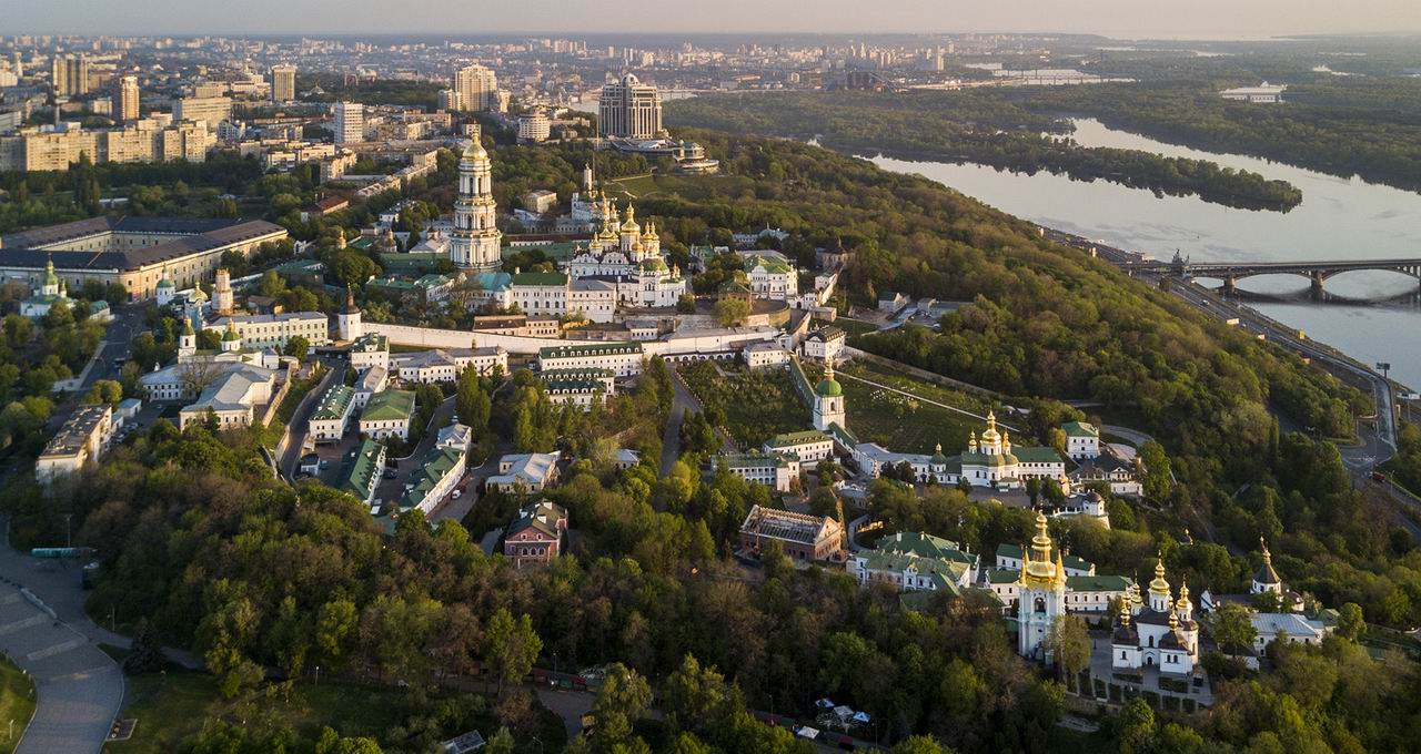 Лавра сверху фото